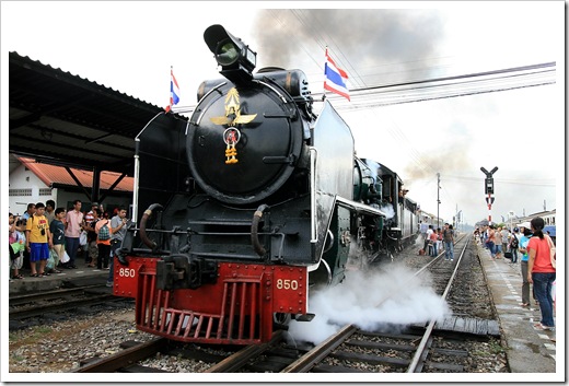 タイ鉄道開業112周年